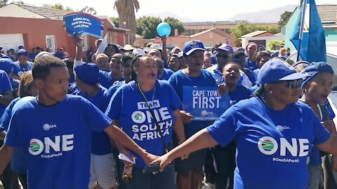 SOUTH AFRICA - Cape Town - Democratic Alliance (DA) leader Mmusi Maimane visits Hillcrest Heights (Video) (bSC)