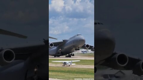 BIGGEST PLANE IN THE WORLD - C-17 Galaxy Takeoff