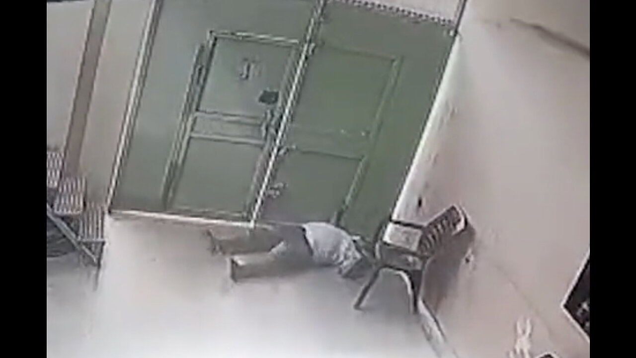 Vaxxed Security Guard Suffers A Sudden Cardiac Arrest And Passes Away (2023)