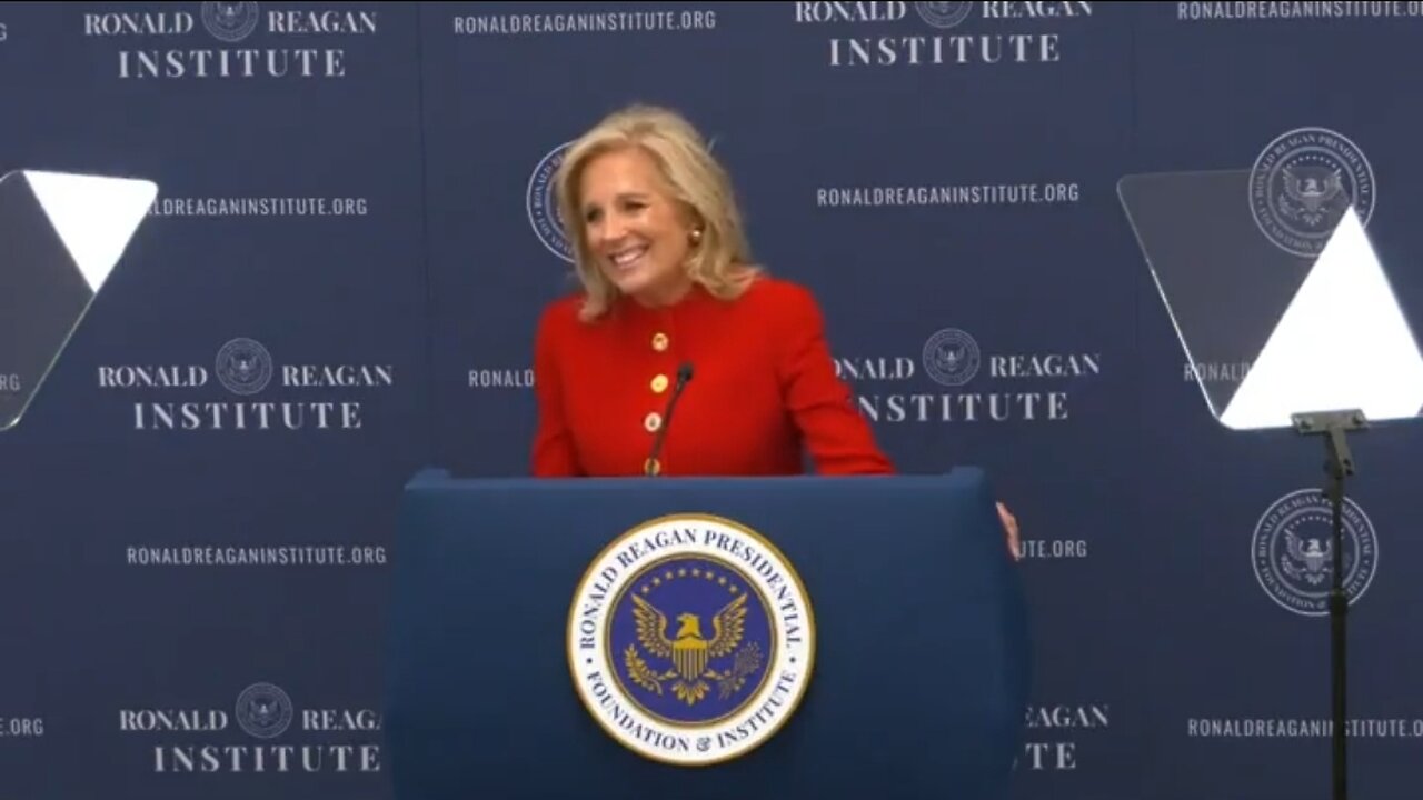 Awkward Jill Biden: Clap For Me