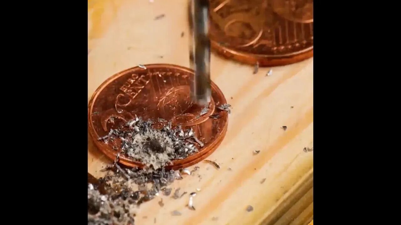 Beautiful top made of coins 💁♀️