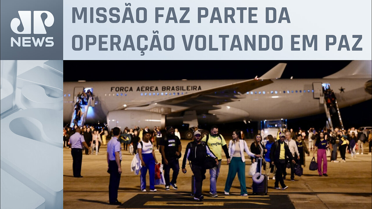 Primeiro avião da FAB com 211 repatriados de Israel chega ao Brasil