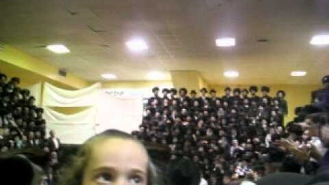 Skverrer Rebbe in Queens June 23, 2005