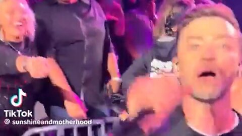 Justin Timberlake Seemed To Be Drugged Out Of His Mind During A Concert Weeks Before His DWI Arrest