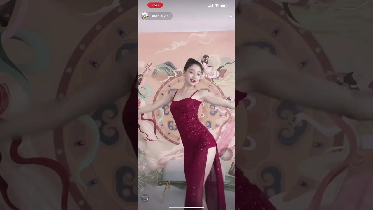 只管自己舞翩翩，不问岁月至何年