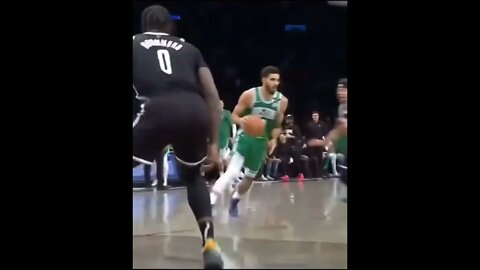 Tatum lobs it to Williams