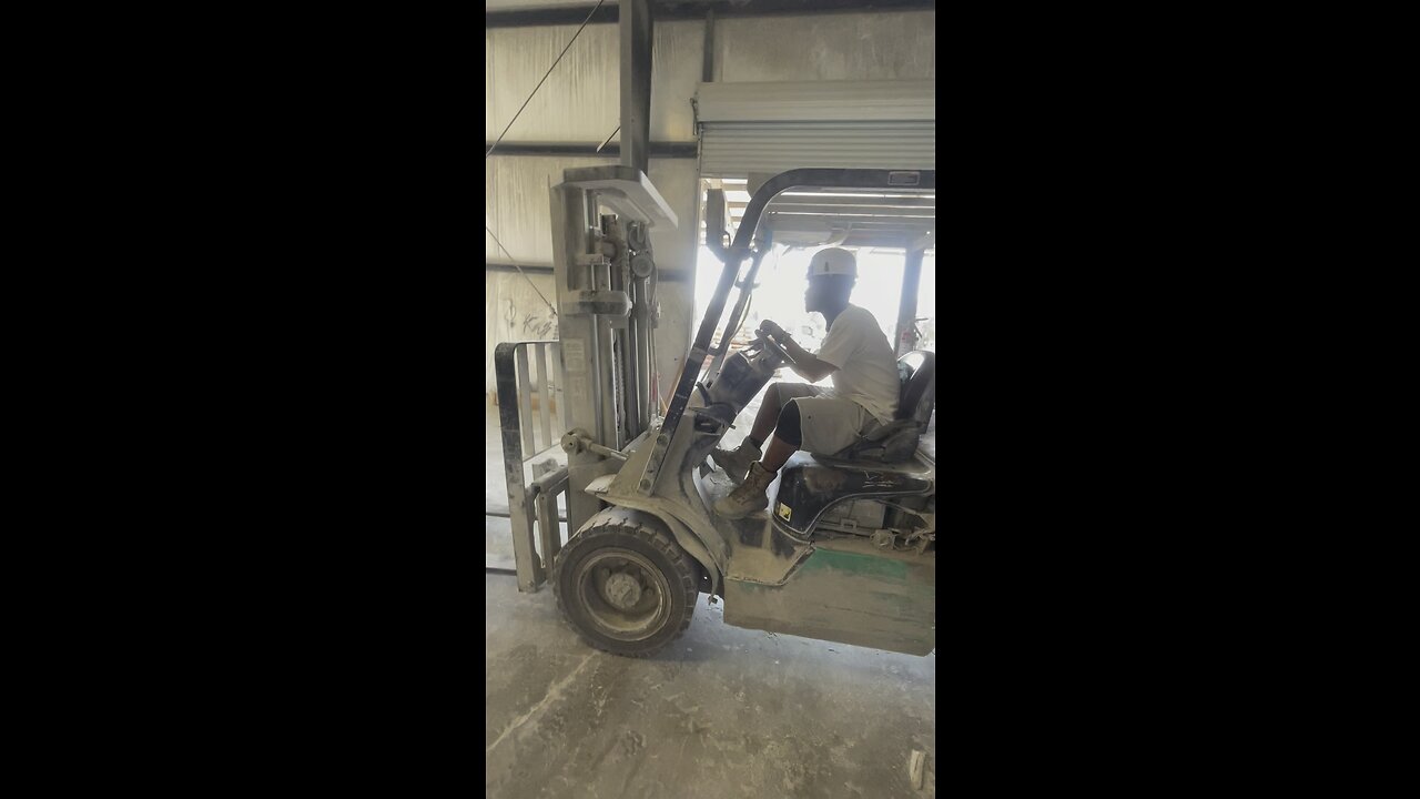 How to drive a forklift