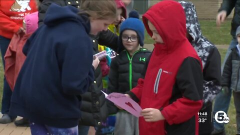 Students deliver messages of support to East Palestine