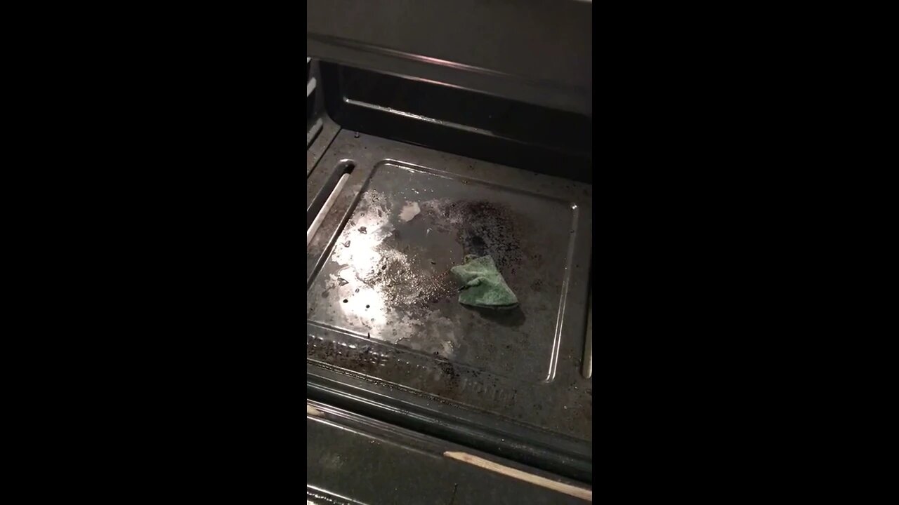 A Day In The Life Of An Oiler - Oven Cleaning - Episode #24