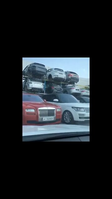 Ferro velho com carros top