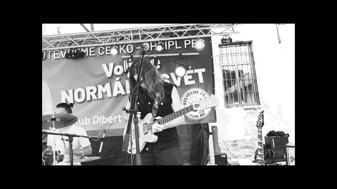 MALASHNIKOW - SEVERNÍ PÍSEŇ 1 (ROCKFEST) (čb)