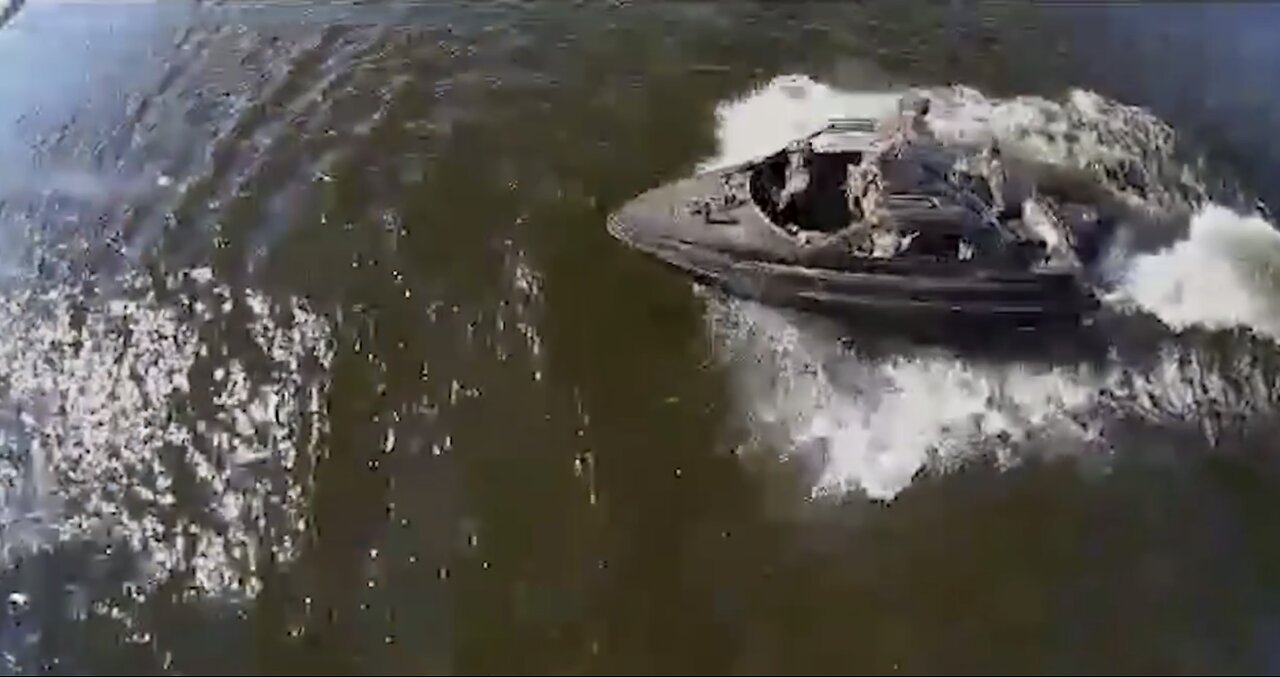 FPV Drone destroys Russian military boat