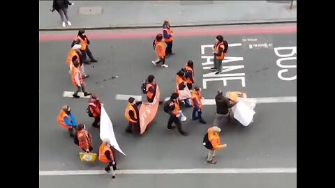 U.K Man Gets FED UP With Climate Crazies Blocking Traffic