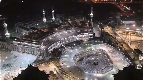 The largest Mosque in the world 😨