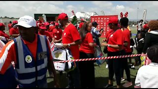 SOUTH AFRICA - Johannesburg - Delivering Happiness to Diepsloot (Video) (9wt)