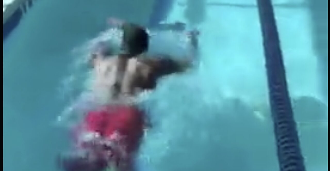 Obama’s Personal Chef Posted This Video of Himself Swimming in 2017