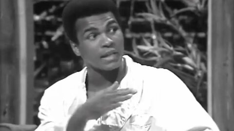 "I've been seeing them!" Muhammad Ali talks UFOs, 1973