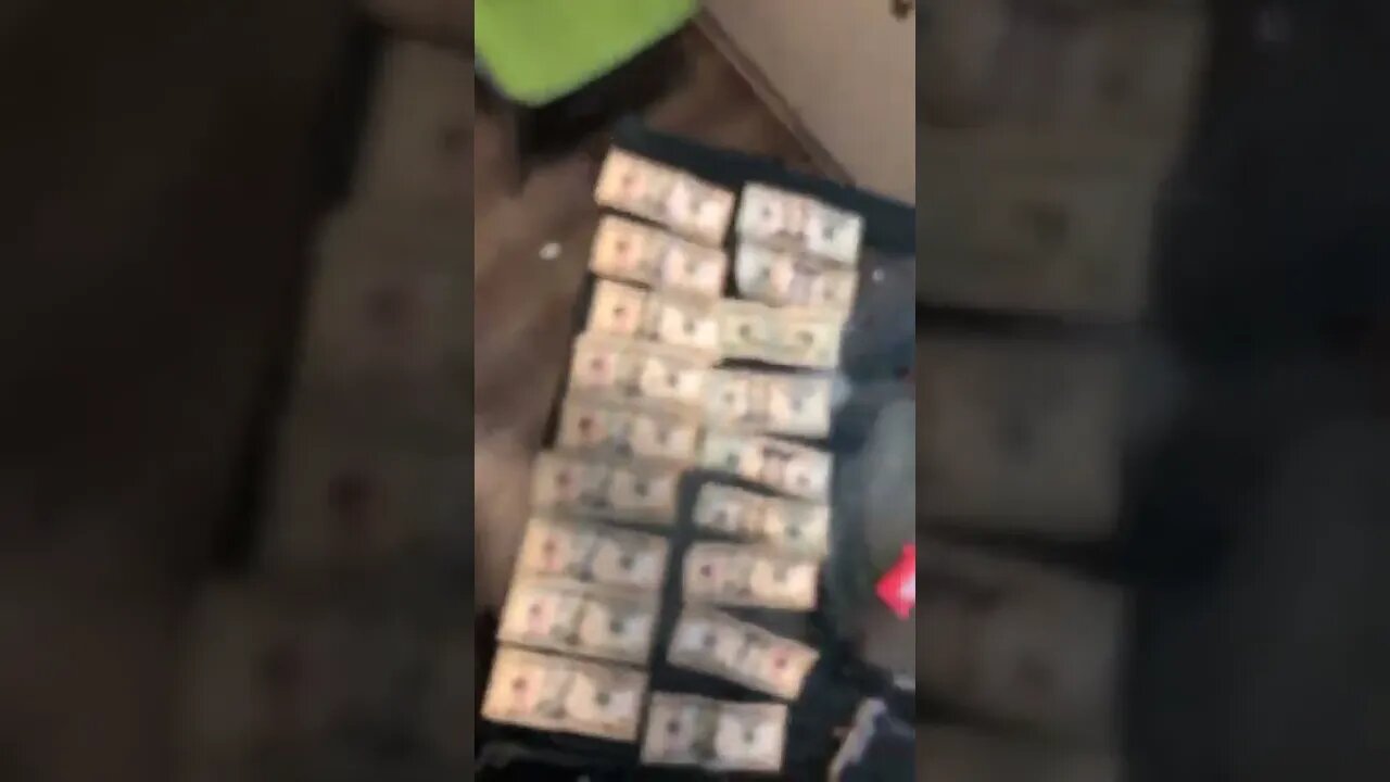 Billy John has $10 dollar bills as far as the eye can see 2022!