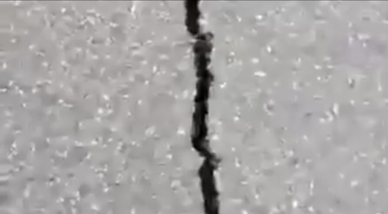 Earth Quake In Turkey Leaves Strange Phenonmenon