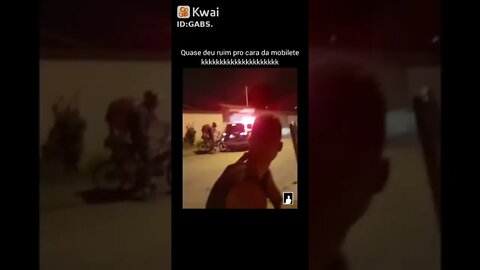 QUASE DEU RUIM PARA O CARA DA MOBILETE [ PILOTO DE FUGA ] PILOTA MUITO A MOTO !! ANDA BEM O CARA !!