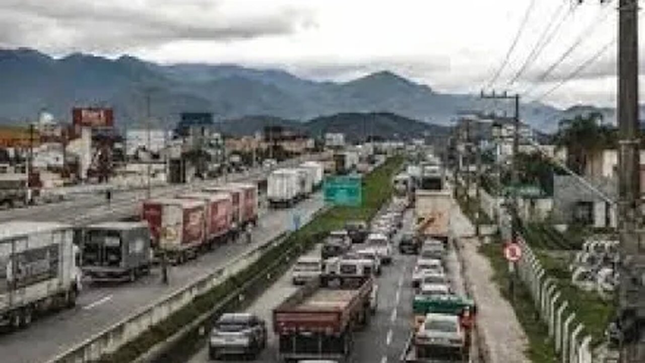 Nordestino fazendo bloqueios em rodovias para liberação da água do Rio São Francisco ... faz o L