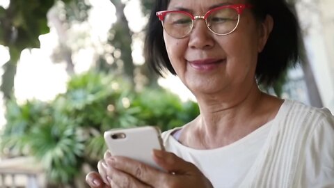 New Smartphone Features Specifically for Seniors