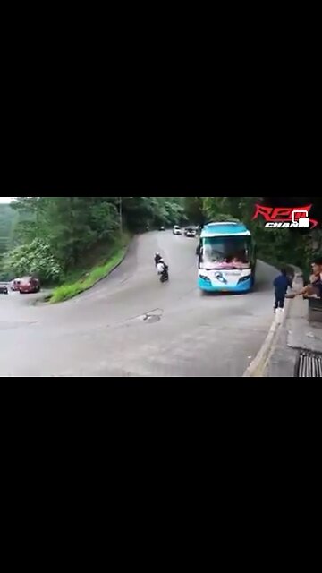Man jumps out the bus no breaks