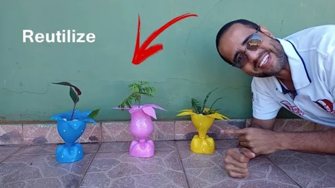 IDEIA INCRÍVEL de VASO de PLANTA, FEITO de GARRAFA PET DIY Aprendendo com Tom Artesão