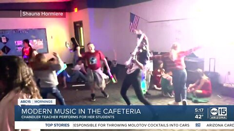 Chandler teacher mixes the currents with the classics