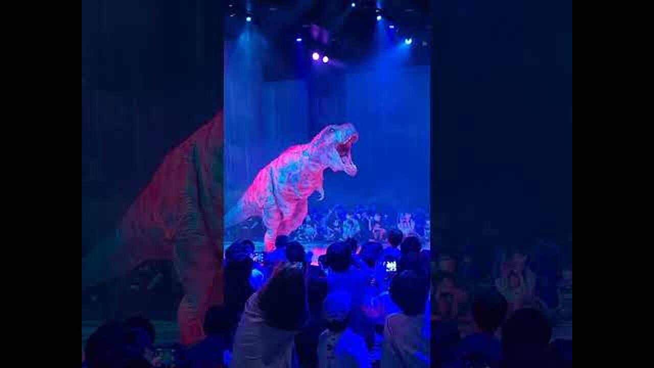 This New Dinosaur Safari show Looks Fantastic!