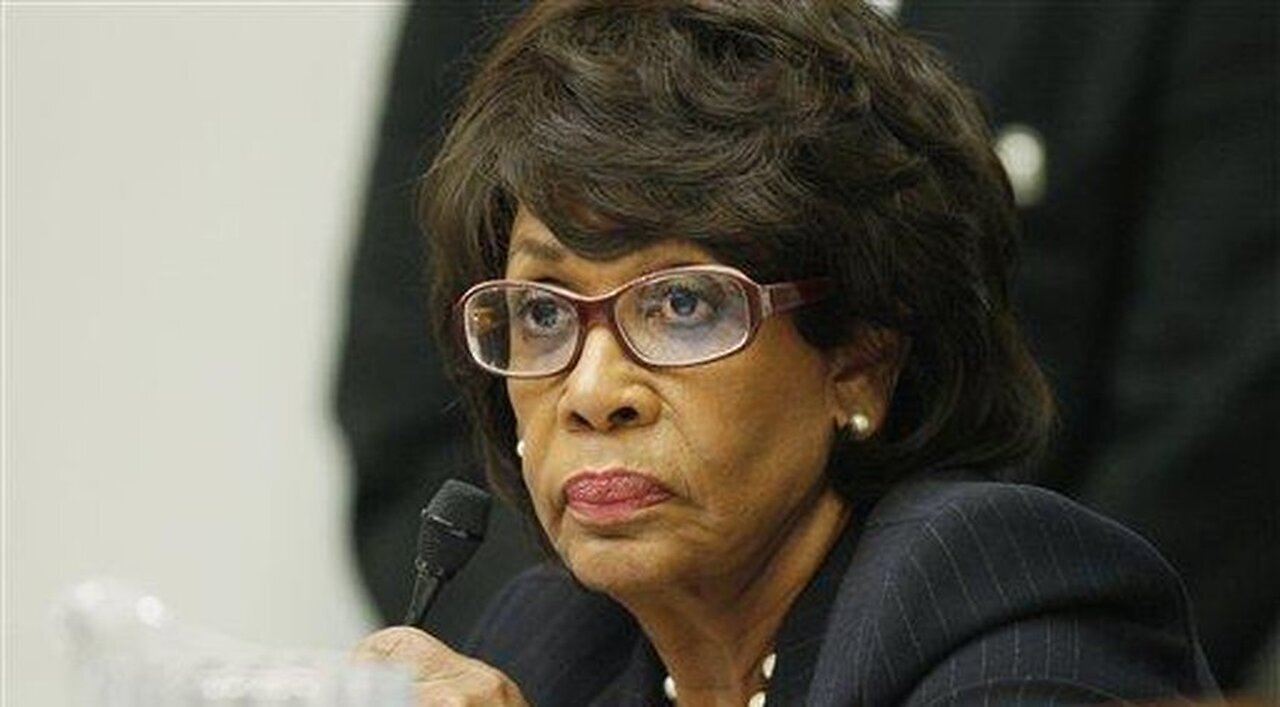 Maxine Waters Sucks up to Crypto Fraud/Democrat Megadonor Sam Bankman-Fried in Nauseating Tweet