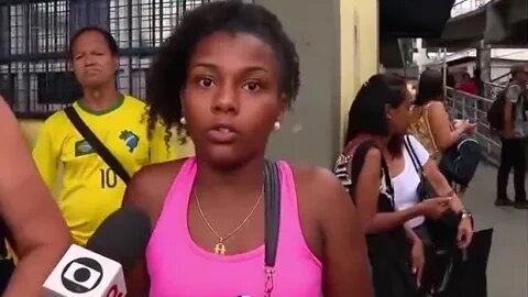 Mulher dar resposta malcriada a patroa abusada ao vivo