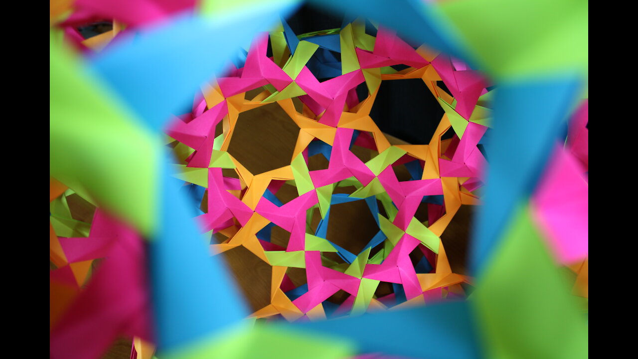 Amazing 3D Origami Sculpture: 1350 Post-it Notes Transformed!