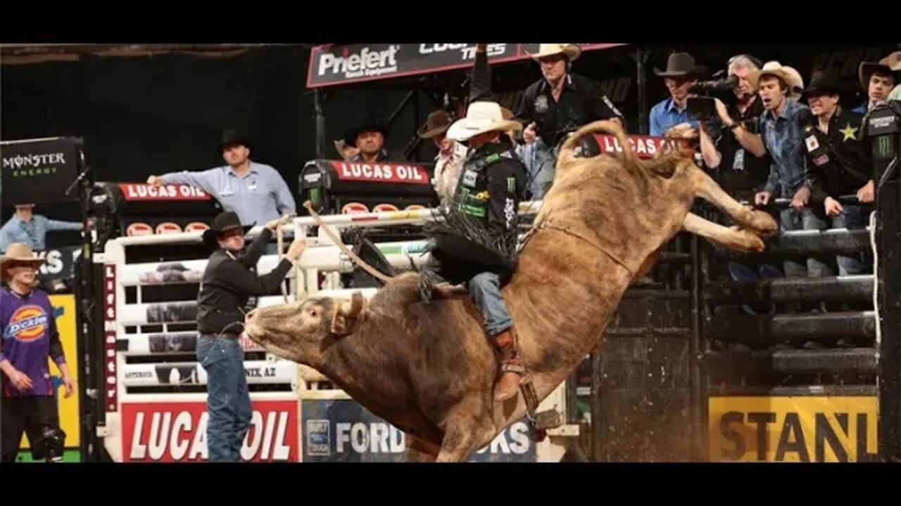 Welcome to Atlanta Professional Bull Ride Where drunk people get LIT and have fun #PBR