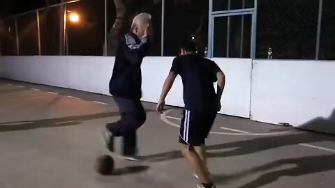 Amazing skill of this grandpa