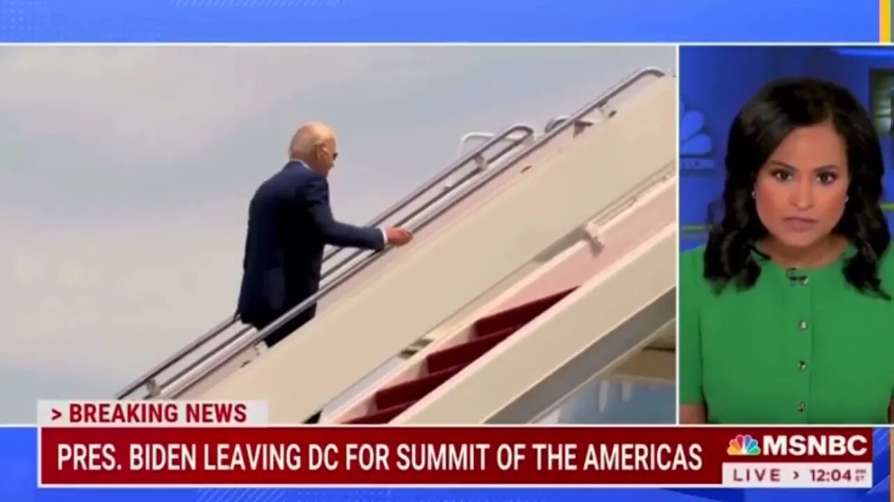 Joe Biden slips again on the stairs of the airplaine