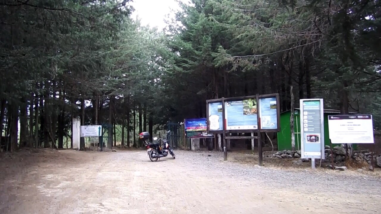 ENTRANCE / ENTRADA to PARQUE ECOLOGICO CACALOMACAN, Toluca, Estado de Mexico, Mexico