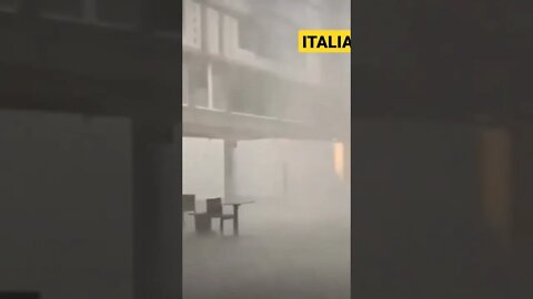 FURIOSA Tormenta en Bari. Italia