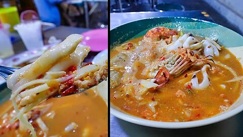 Bangkok ULTRA Famous 3.99£ Tom Yum! 🇹🇭 Tom Yum Goong Banglamphu