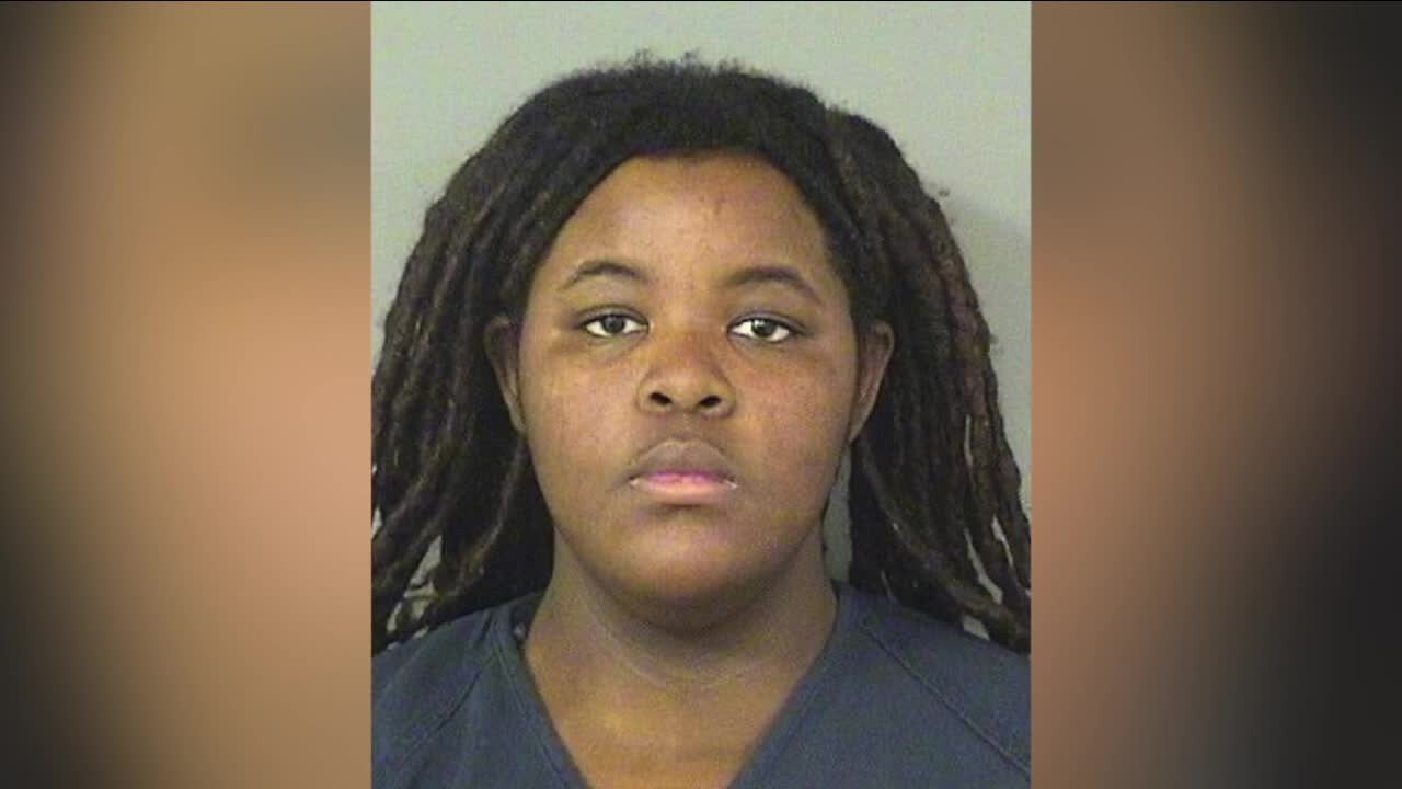 20-year-old woman arrested & accused of scamming homebuyers