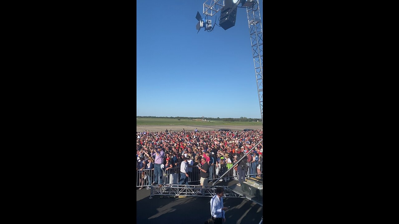 Huge crowd at Trump Rally