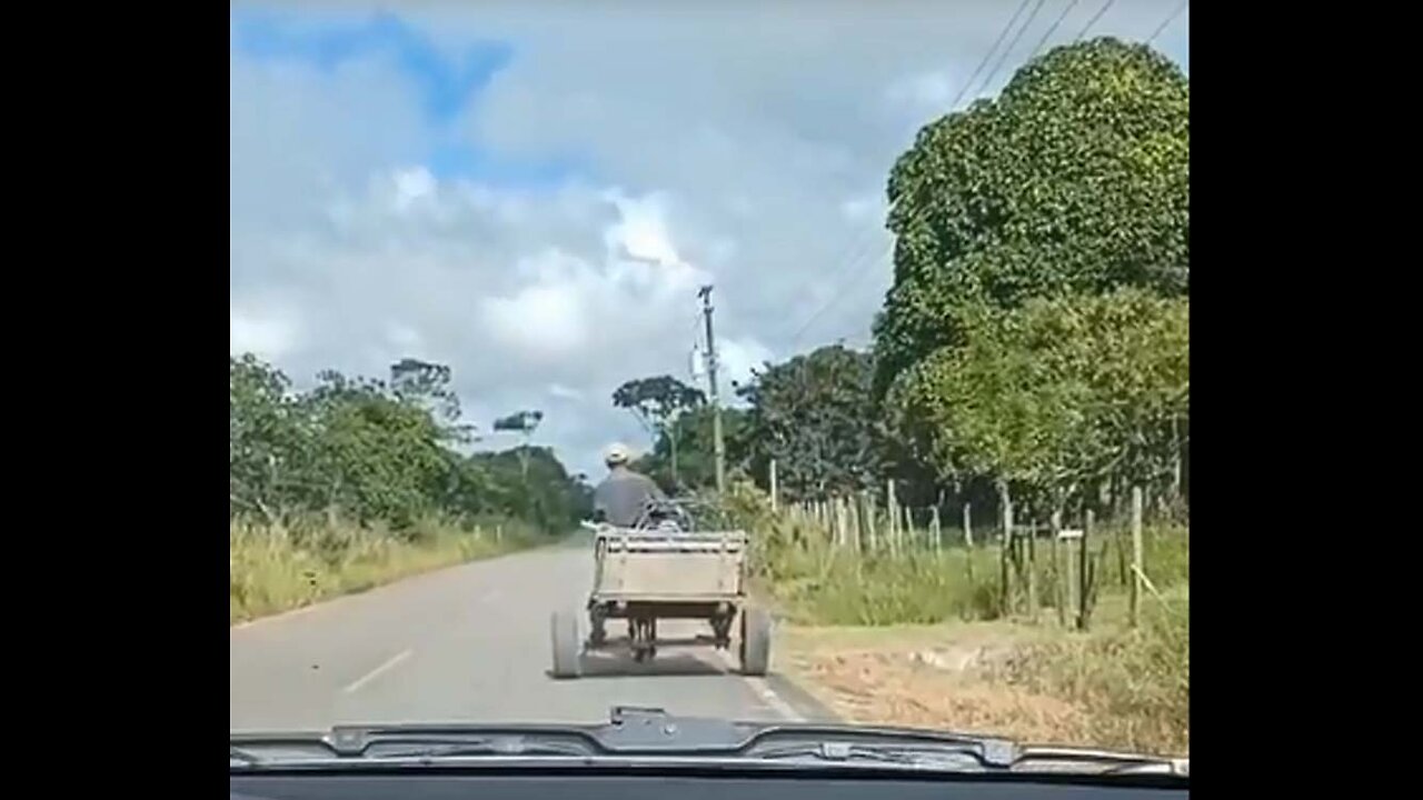 Mais um flagrante de descaso na educação em Santo Amaro!