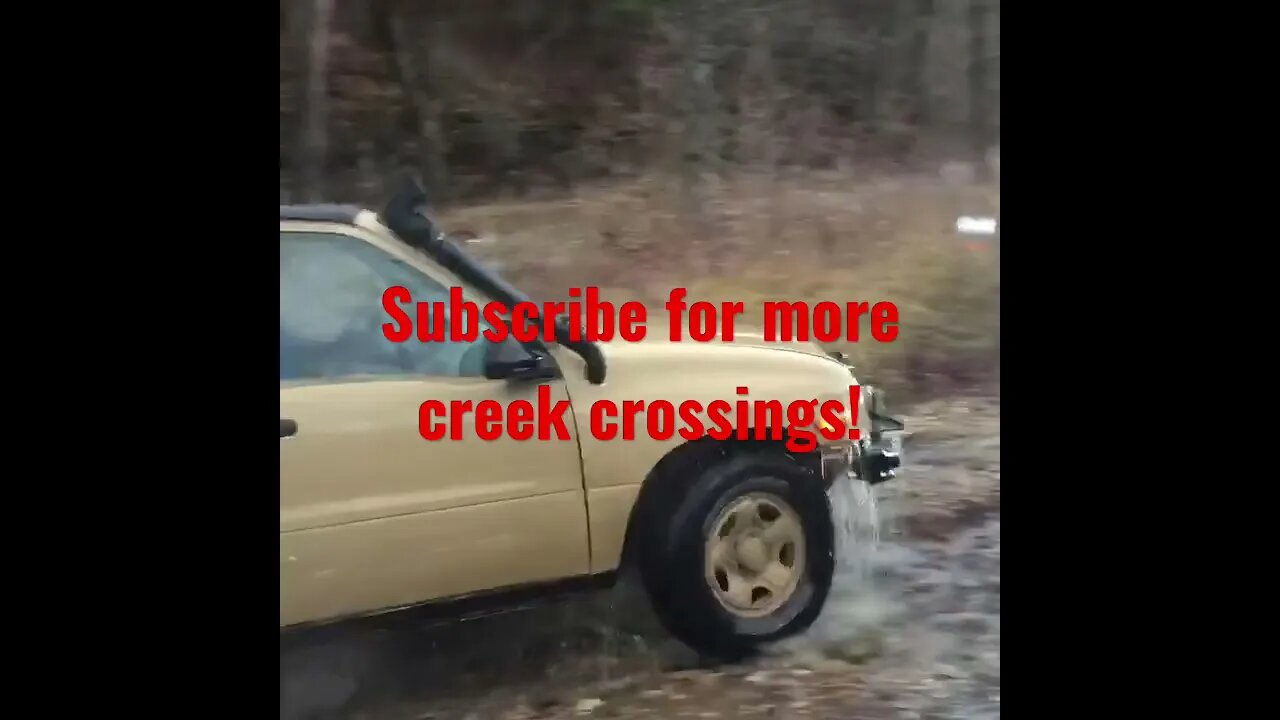 Crazy creek crossings in a 4x4 going deep in 4wd #shorts