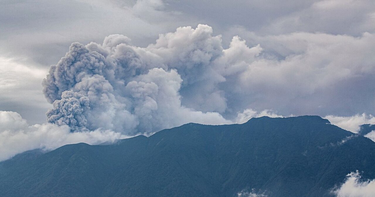 Indonesia's Mount Marapi volcano erupts, leaving various people dead