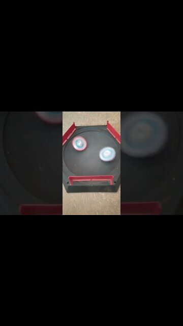 Batalha de beyblade Luinor vs Valtryek (algo de errado não está certo😂😱)