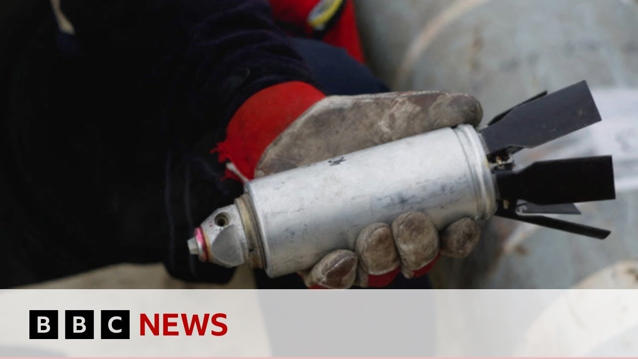 US plans to send controversial cluster munitions to Ukraine - BBC News