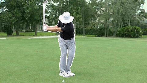 The Best Golf Tips To Strike Your Irons PURE!