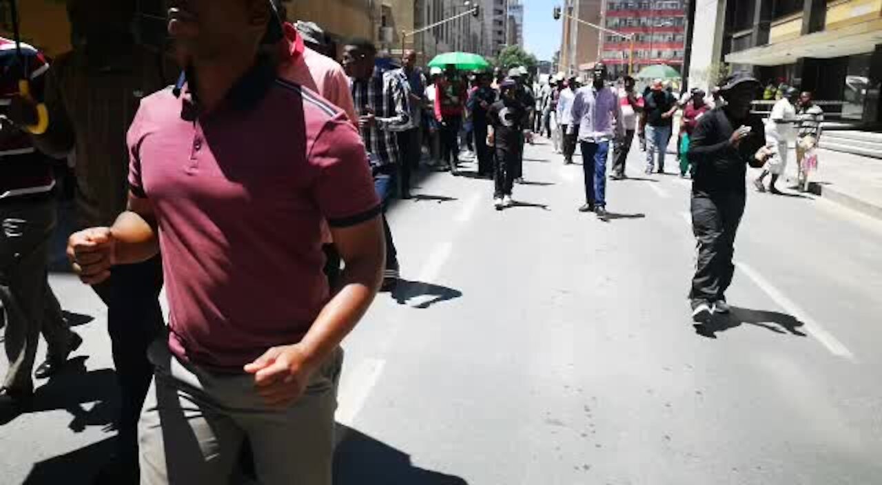 SOUTH AFRICA - Johannesburg - Security employees protest - Luthuli House (Videos) (Sgk)