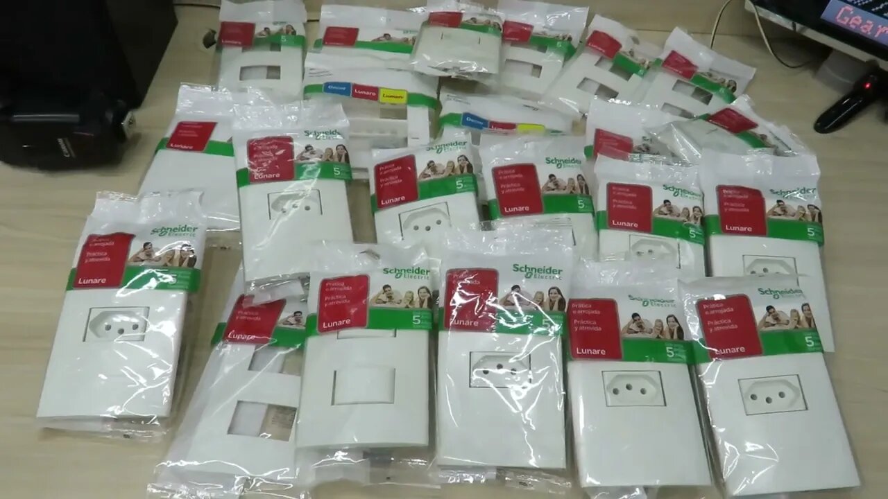 Tomadas e Interruptores Schneider Lunare Prime - Telhanorte