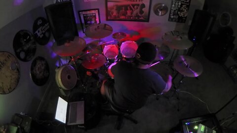 Tuning the new set, and a qucik run through. Drum Cover By Dan Sharp